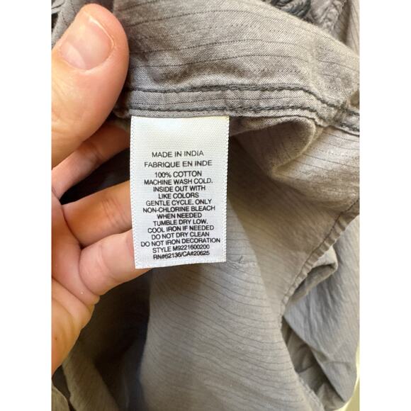 Guess - Men’s Button Down Shirt - Medium - Y2K Embroidered - Picture 6 of 8